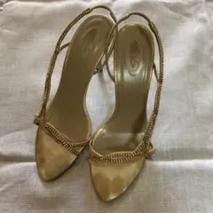 ストロベリーフィールズ ゴールドパンプス 24.0センチ