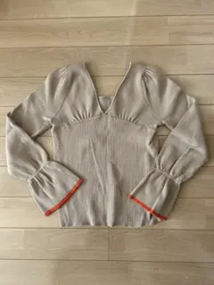 ベージュ Vネック リブ編みセーター