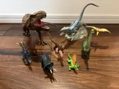 恐竜フィギュア 8体セット　カロラータ　ジュラシックワールド