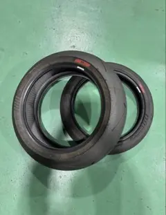 Pirelli スーパーコルサV2 120/70 190/55週末限定 - メルカリ