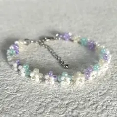 ハンドメイドビーズブレスレット【かすみ草・パープル系】花モチーフ