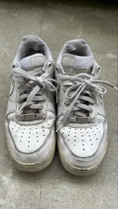 NIKE AIR FORCE 1 ホワイト スニーカーのサムネイル