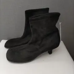 黒 スエード ショートブーツ