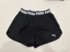 PUMA ブラックショートパンツ