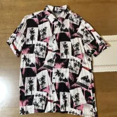 Bershkaメンズ半袖シャツのサムネイル