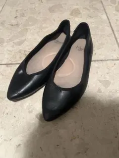 Menue フラットパンプス ブラックのサムネイル