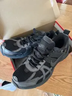 (値下げ)NIKE V2K RUN ブラック スニーカー