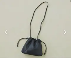 北欧、暮らしの道具店　仕分け上手なレザーの巾着ポシェット　ブラック