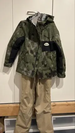 nima迷彩ウェアセットサイズ調整機能あり115〜135cm送料込み値下げ不可‼️