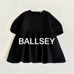 美品BALLSEYペイズリーマトラッセ ペプラムブラウス ブラック系のサムネイル