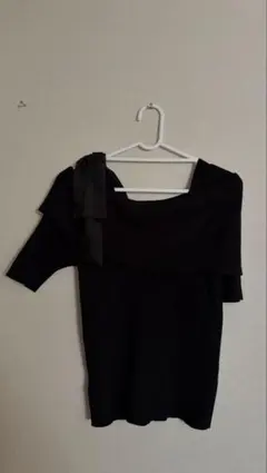 INGNI 黒 オフショルダー 半袖トップス リボン付き