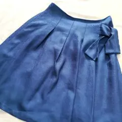 【美品】クチュールブローチ フレアミニスカート　38　ブルー　リボン　タック