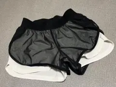 adidas ショートパンツ レディース ブラック×ホワイトMのサムネイル
