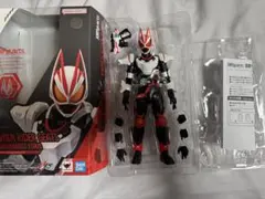 ［マントパーツ、おまけ付き］S.H.Figuarts 仮面ライダーギーツシリーズのサムネイル
