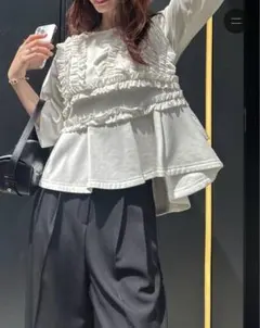 ランダムフリルペプラムスムーストップスのサムネイル