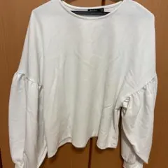 Bershka白トップス
