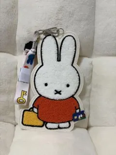 ミッフィー　サガラ刺繍　パスケース カードホルダー