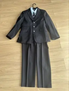 男の子150ブラックスーツ　フォーマル　シャツネクタイ付き　クリーニング済