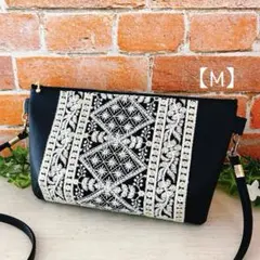 インド刺繍リボン ふっくらショルダーバッグ M 黒×オフホワイト ハンドメイド