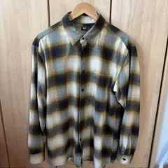 ユニクロ　長袖シャツ　XL イエロー