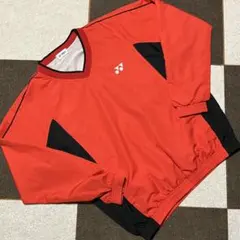 YONEX ヨネックス 赤黒 Vネック ウォームアップウェア Sサイズ