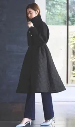 ルイルエブティック　フロントジップキルティングフレアコート