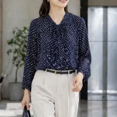 グリーンレーベルリラクシング ボウタイ風ドット柄ブラウス プルオーバー 紺 通勤