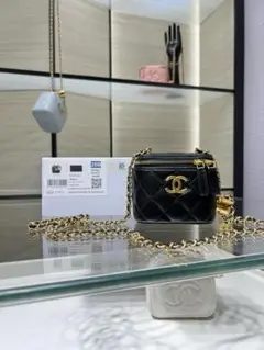 CHANEL ブラック ミニショルダーバッグ