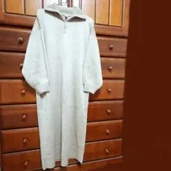 グレディブリリアン ハイネックジップスムースワンピース ベージュ ニットワンピ