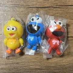 セサミストリート　ぷらぷらマスコット3種セット、クッキーモンスター、エルモ