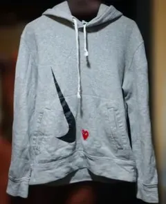 希少カラー PLAYCOMMEdesGARCONS × NIKEコラボフーディ - メルカリ