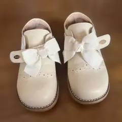 Ginnor リボン付きフォーマルシューズ クリーム色 18.5～19.5cm