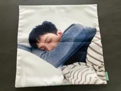 G-DRAGON 'FAM' MEETING クッションカバー ジヨン - メルカリ