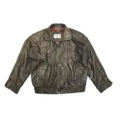 【美品・希少】ヴァレンティノ‪ Vロゴ ブルゾン スタジャン レザー 黒 VALENTINO 美品○2022年製 ヴァレンティノ カモフラジャガード ロゴ