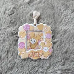 TWICE LOVELYS カードホルダー　JIVELY