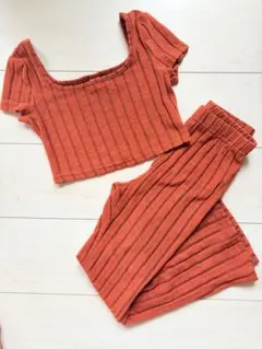 【未使用】Tシャツ×フレアパンツ　セットアップ　120のサムネイル