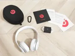 【新品未使用】Beats Solo2 ヘッドホン ホワイト 有線ケーブルのサムネイル