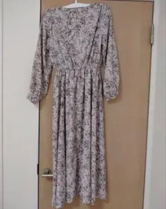 花柄ロング　　ワンピース　　ハニーズ　　M