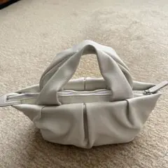 ホワイトショルダーバッグ 中型