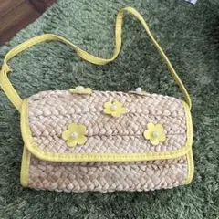 花の装飾付きかごバッグ