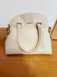 希少カラー FURLA パイパードーム M 2WAY ハンドバッグ アイスブルー