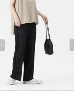 黒 ワイドパンツ