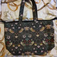 いちご泥棒 デザイン トートバッグ