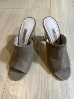 ZARA ベージュ オープントゥ サンダル