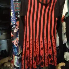 赤黒ストライプ花柄長袖ニット