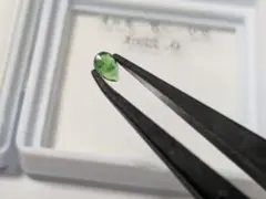グリーンガーネット ペアシェイプ