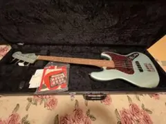 60TH ANNIVERSARY JAZZ BASS ROAD WORNのサムネイル