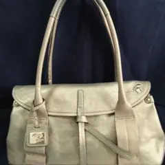 ペレボルサ　レザーショルダーバッグ