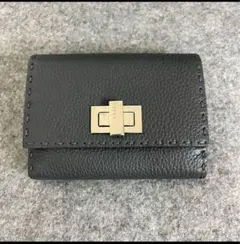 FENDI セレリア　ピーカブー　折財布