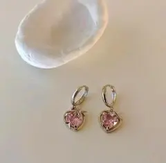 新品未使用　ピアス　フープピアス　ハート　ピンク　ビジュー　y2k 韓国　人気